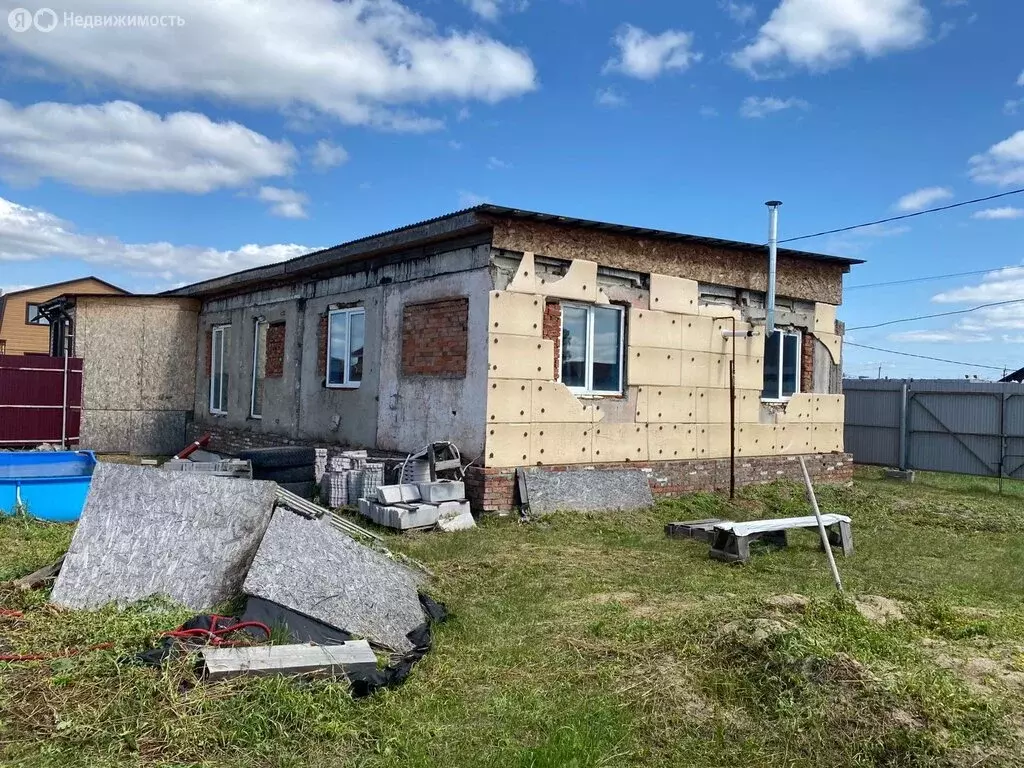 Дом в посёлок Магистральный, Солнечная улица, 45 (100 м) - Фото 1