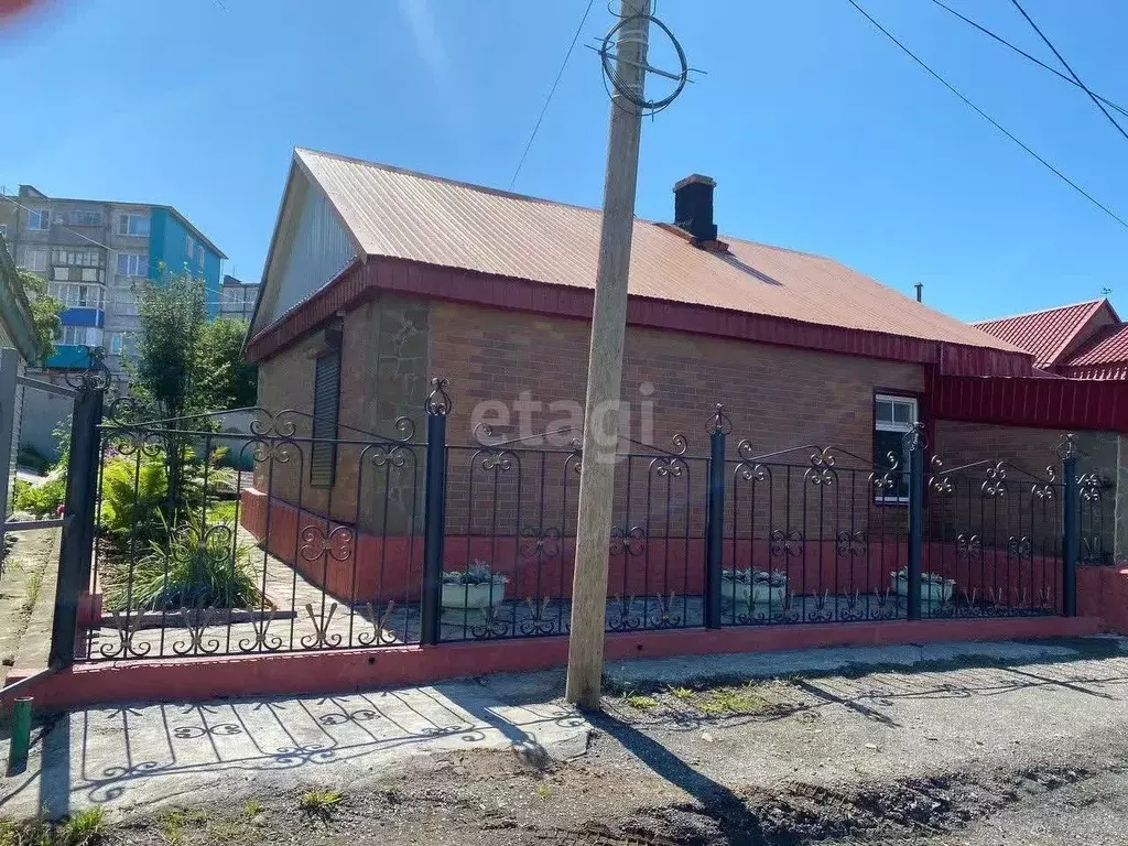 Дом в Камчатский край, Петропавловск-Камчатский Северная ул., 11 (66 ... - Фото 1