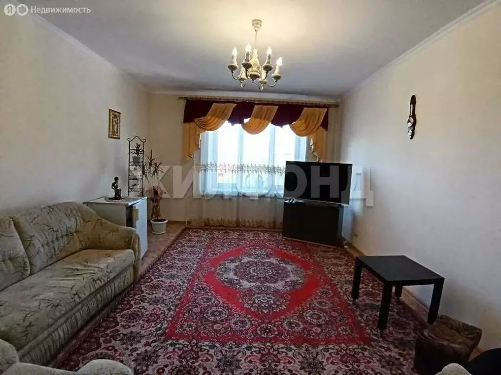 3-комнатная квартира: Абакан, Аскизская улица, 152В (92.5 м) - Фото 1