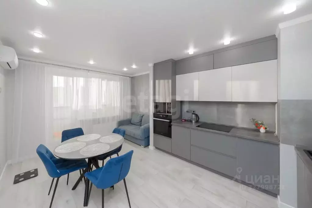 2-к кв. Тюменская область, Тюмень ул. Константина Посьета, 9 (67.1 м) - Фото 1