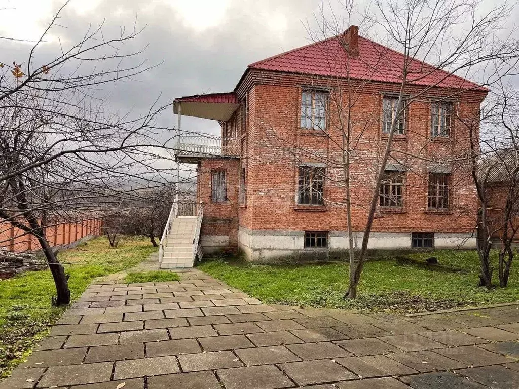 Дом в Ингушетия, Карабулак ул. Балкоева (220 м) - Фото 0