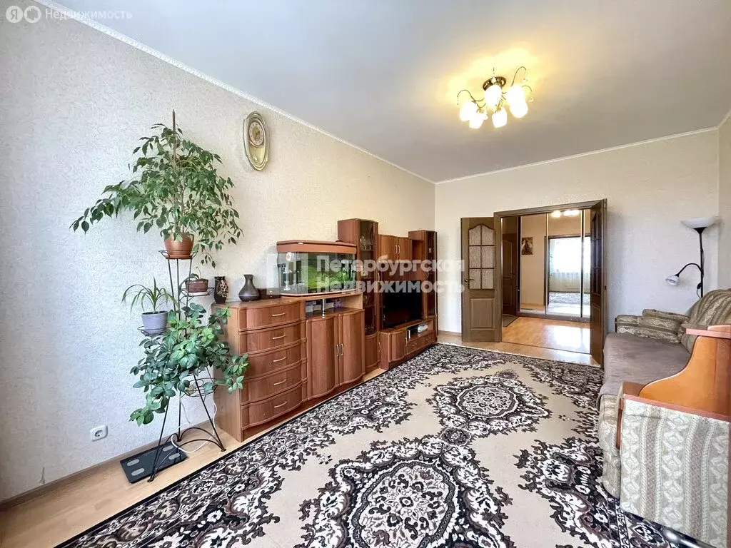 3-комнатная квартира: Санкт-Петербург, Софийская улица, 38к2 (79.3 м) - Фото 1