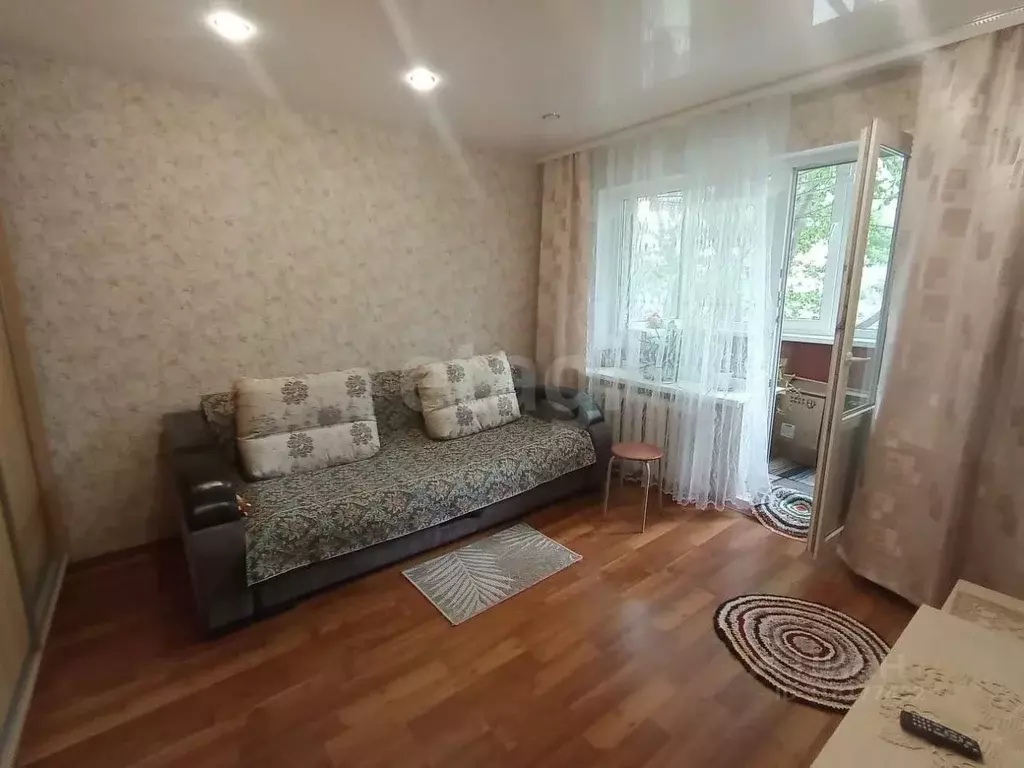 2-к кв. Вологодская область, Череповец просп. Победы, 63 (36.0 м) - Фото 0