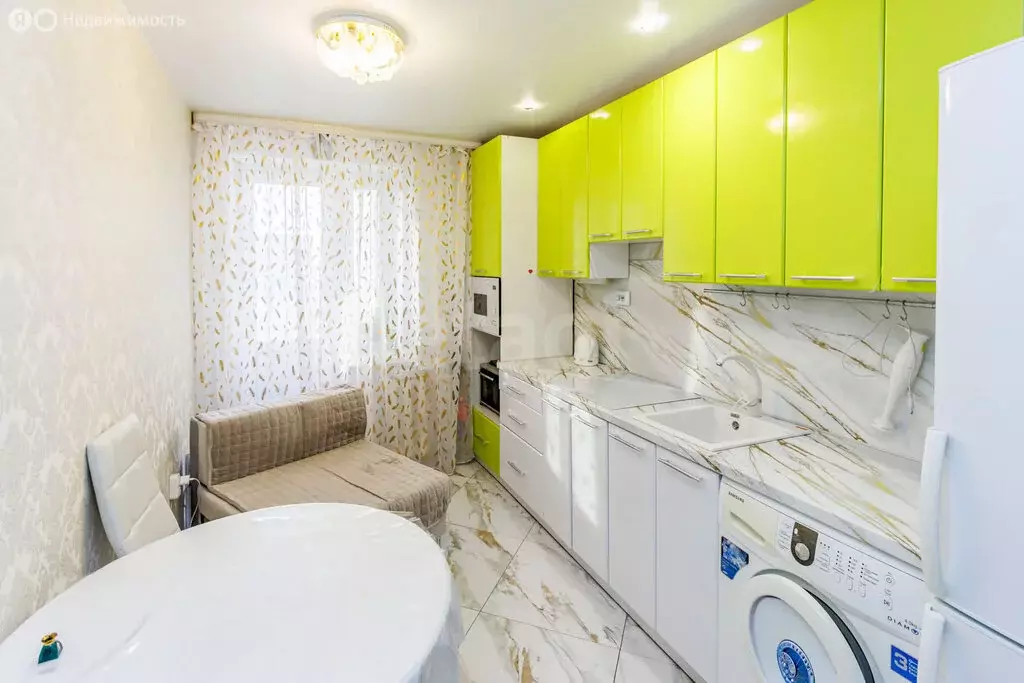 1-комнатная квартира: Тюмень, улица Николая Чаплина, 132 (33.1 м) - Фото 2