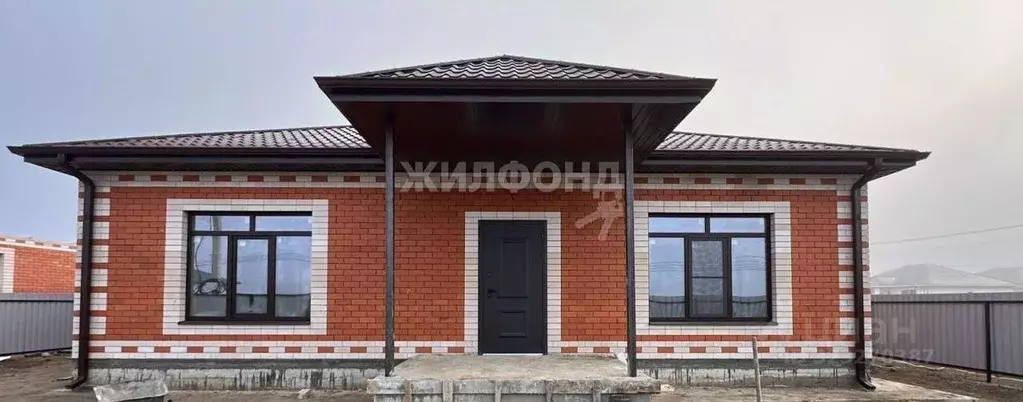 Дом в Астраханская область, Приволжский район, с. Началово ул. ... - Фото 0