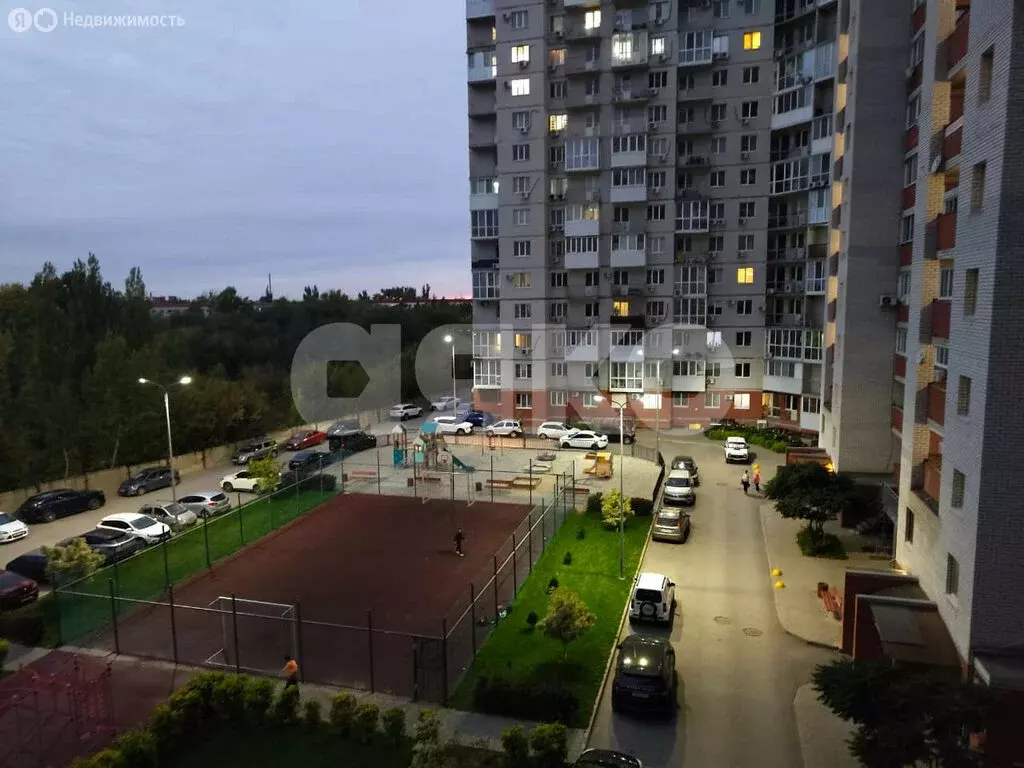3-комнатная квартира: Волгоград, проспект Маршала Жукова, 98Б (93.3 м) - Фото 0