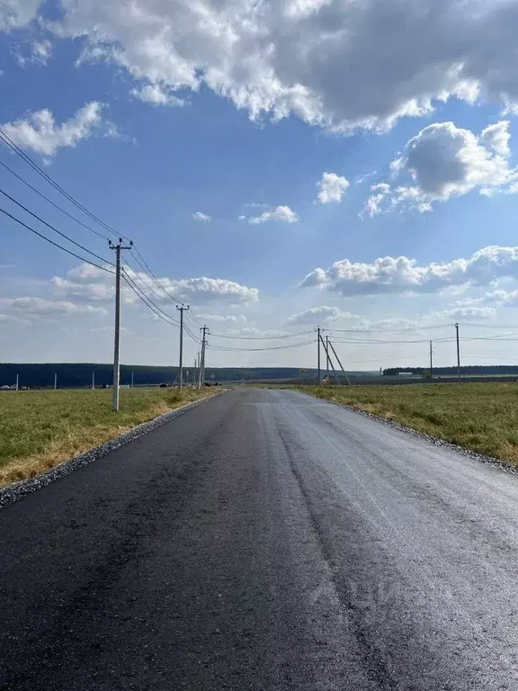 Участок в Свердловская область, Сысертский городской округ, с. ... - Фото 0