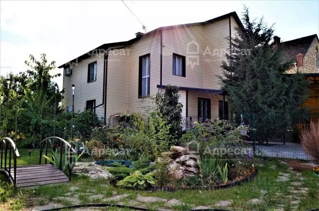 Дом в Волгоградская область, Волгоград ул. Академика Палладина (239 м) - Фото 1