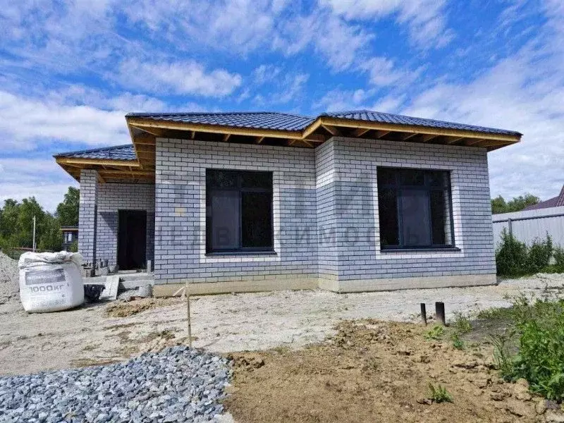 Дом в Тюменская область, Тюменский муниципальный округ, пос. ... - Фото 1