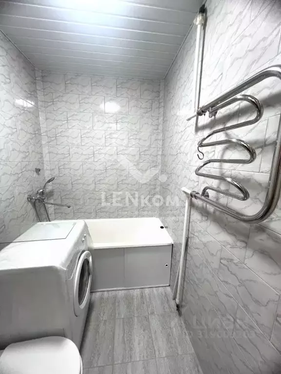 2-к кв. Удмуртия, Ижевск ул. Дзержинского, 10 (44.9 м) - Фото 0