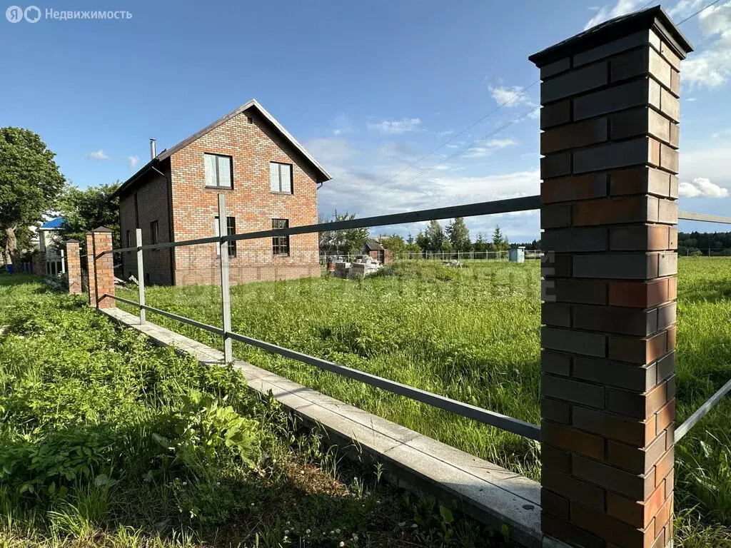 Дом в Смоленский муниципальный округ, деревня Латошино, Центральная ... - Фото 0