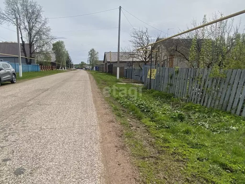 Участок в Башкортостан, Стерлитамакский район, с. Буриказганово  ... - Фото 1