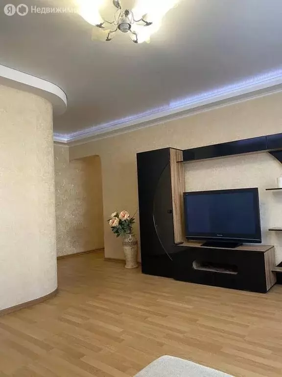 3-комнатная квартира: Нижнекамск, Студенческая улица, 12 (67.6 м) - Фото 2