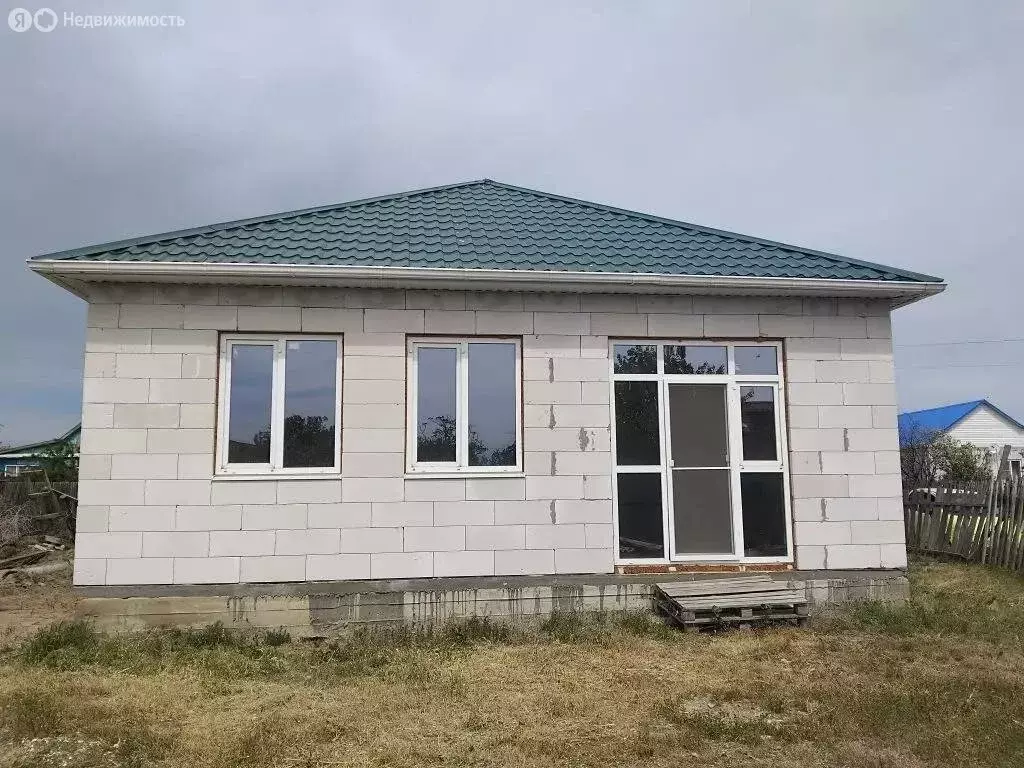 Дом в село Бирюковка, Пионерская улица, 14 (80 м) - Фото 1
