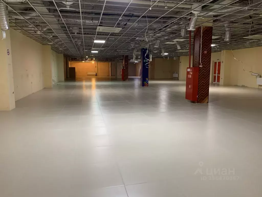 Торговая площадь в Ханты-Мансийский АО, Сургут ул. Мелик-Карамова ... - Фото 0