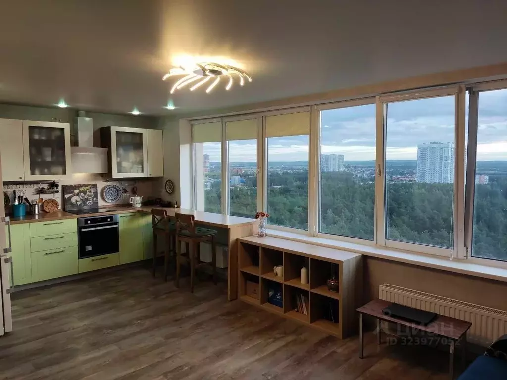 Студия Свердловская область, Екатеринбург ул. Краснолесья, 10 (38.9 м) - Фото 1