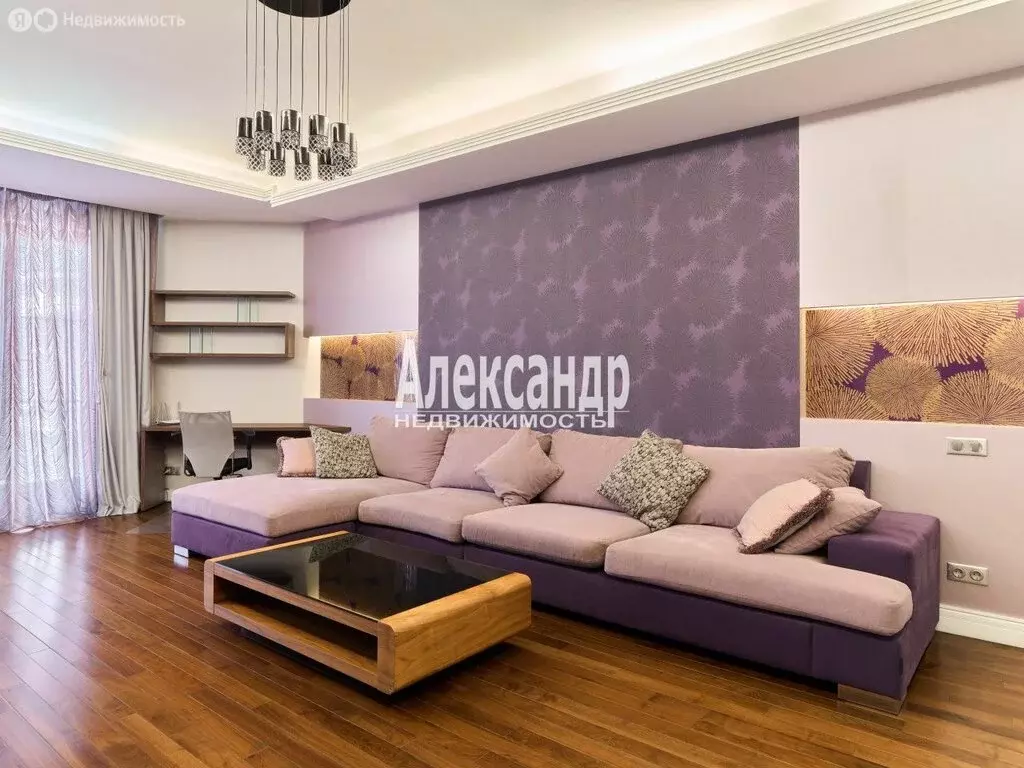 3-комнатная квартира: Санкт-Петербург, 10-я линия Васильевского ... - Фото 2