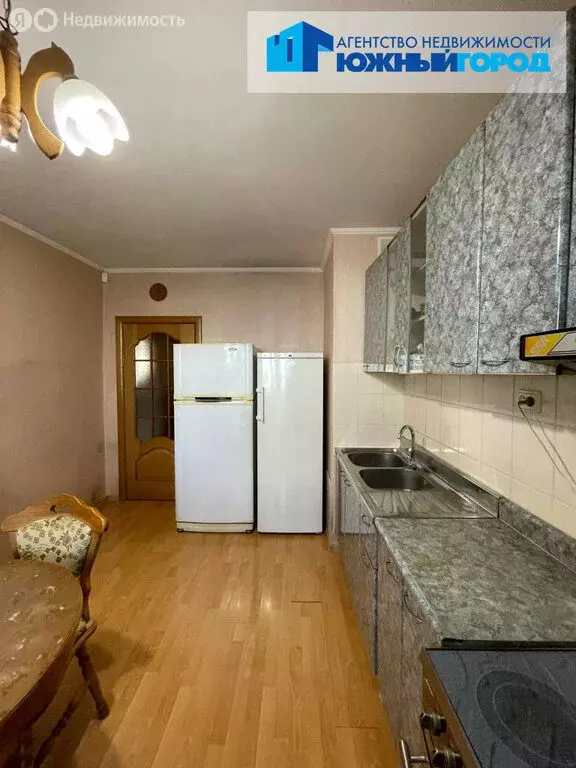 4-комнатная квартира: Южно-Сахалинск, улица Ленина, 327А (78.2 м) - Фото 1
