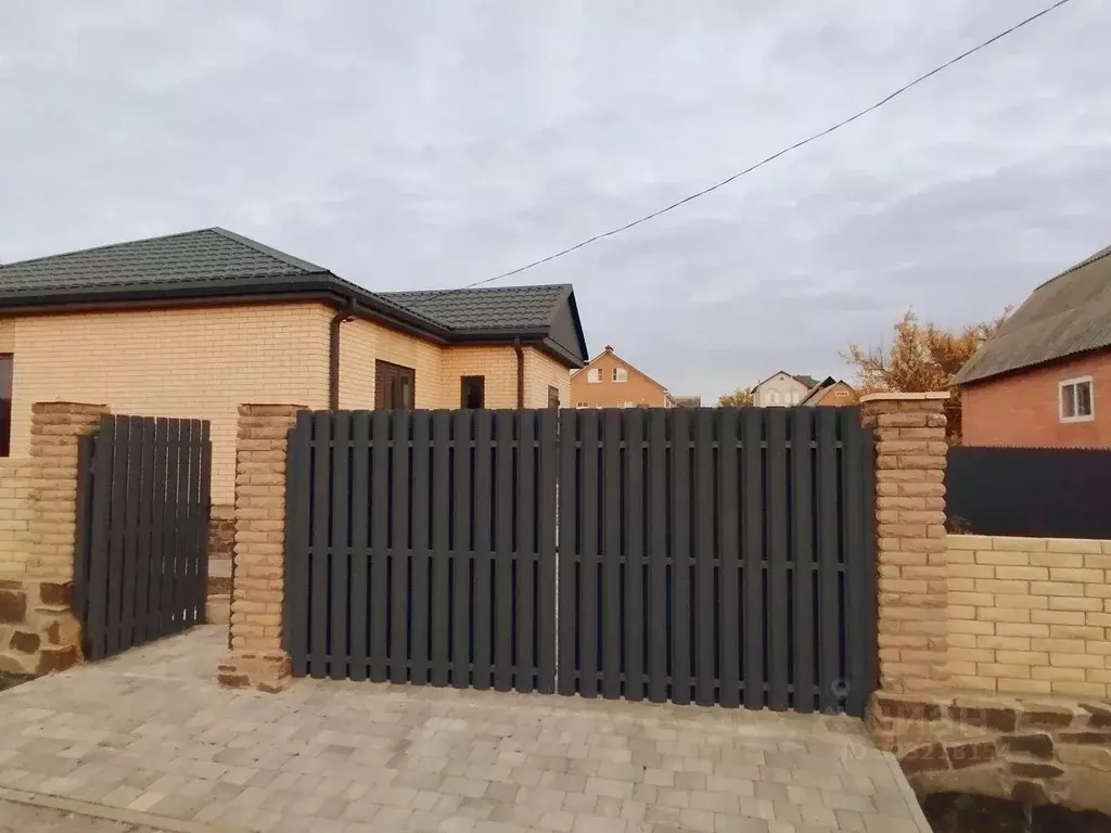 Дом в Ростовская область, пос. Матвеев Курган ул. Воронежская (57 м) - Фото 1