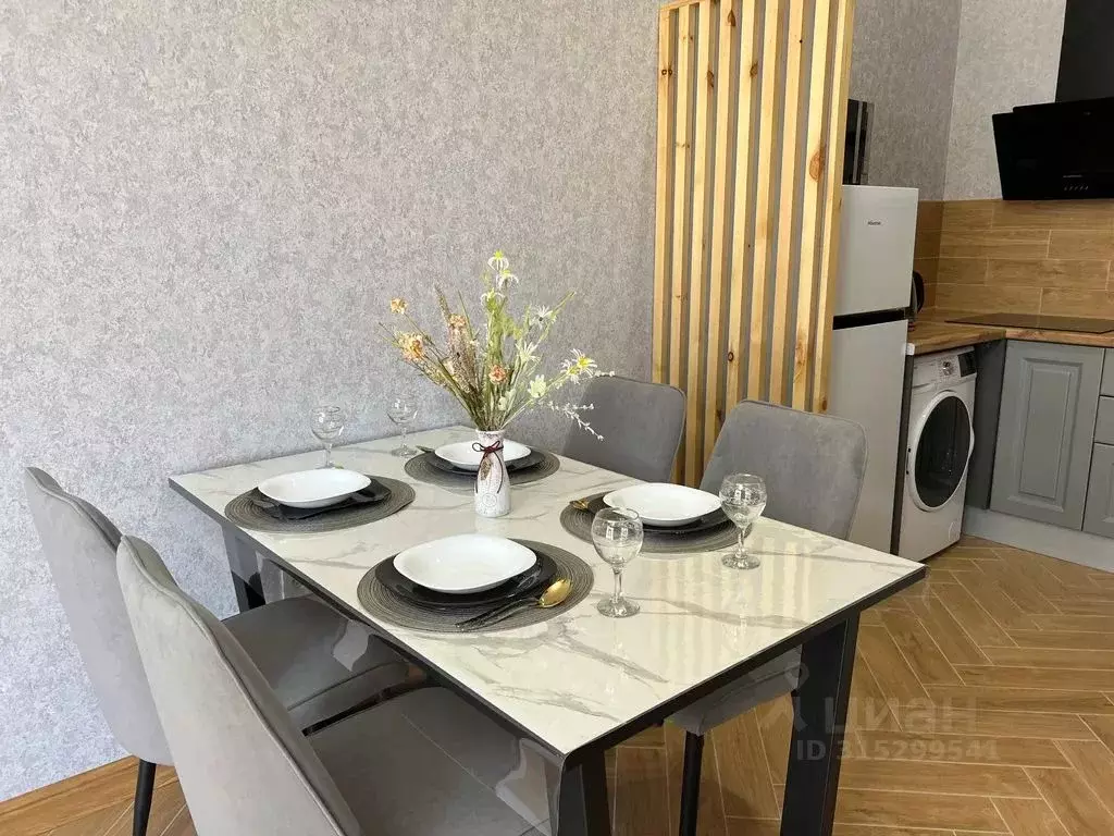 2-к кв. Дагестан, Каспийск Кемпинг мкр, ул. 3-я Линия, 2Б (60.0 м) - Фото 1