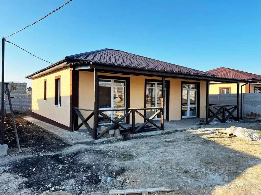 Дом в Крым, Симферопольский район, Добровское с/пос, с. Пионерское ул. ... - Фото 1