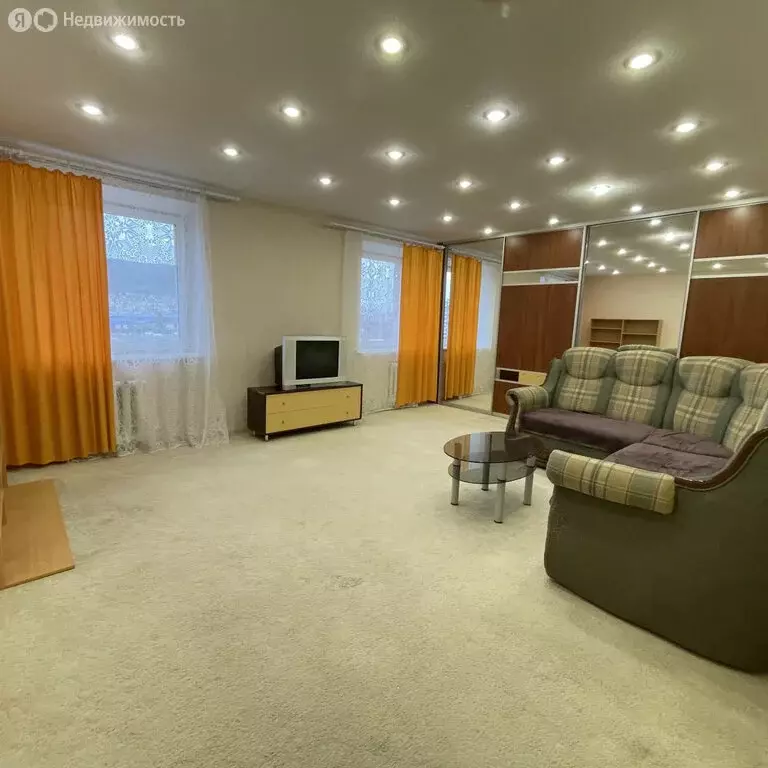 2-комнатная квартира: Миасс, Набережная улица, 35 (63.7 м) - Фото 1