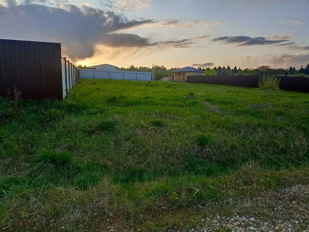 Участок в Московская область, Наро-Фоминский городской округ, д. ... - Фото 1