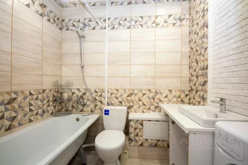 Студия Тюменская область, Тюмень ул. Вице-адмирала Воронцова, 5 (24.4 ... - Фото 1