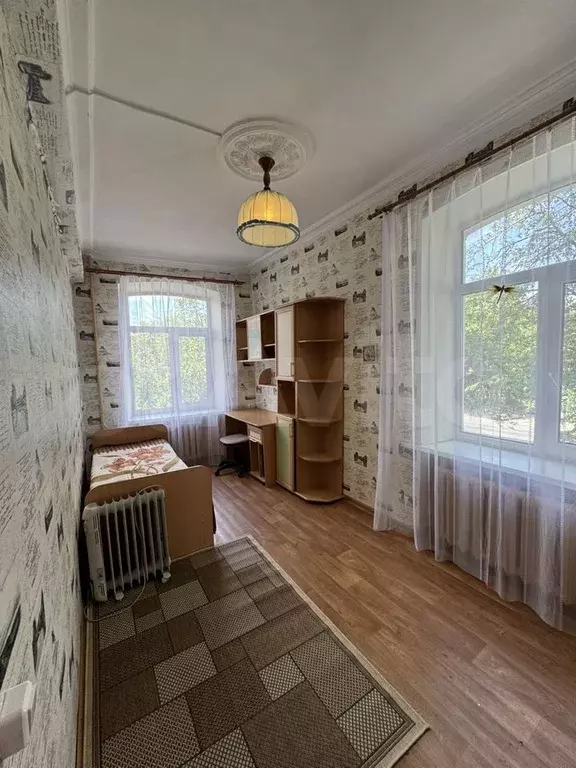 Комната 15 м в 3-к., 2/4 эт. - Фото 1
