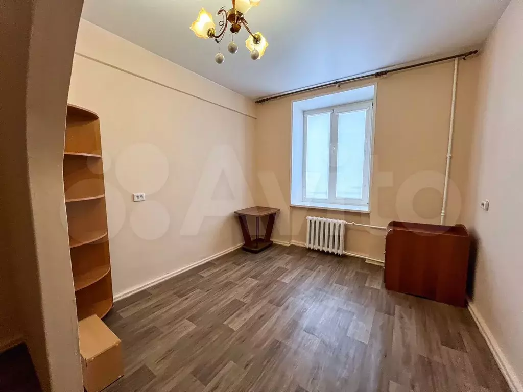 Комната 18 м в 9-к., 2/5 эт. - Фото 0