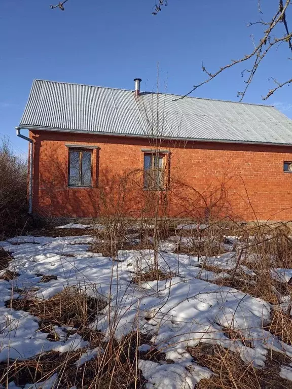 Дом в Новгородская область, Валдайский район, Короцкое с/пос, д. ... - Фото 1