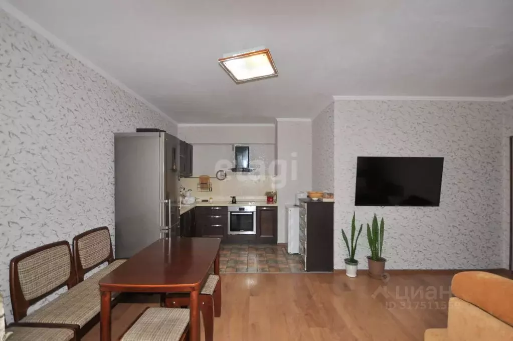 3-к кв. Сахалинская область, Южно-Сахалинск ул. Ленина, 304В (66.0 м) - Фото 1