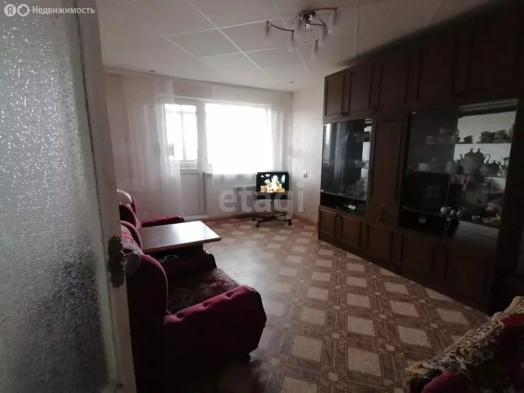 3-комнатная квартира: Ирбит, улица Мальгина, 47 (59 м) - Фото 1