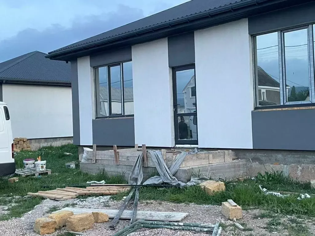 Дом в Крым, Симферопольский район, с. Доброе ул. Богатая, 3 (130 м) - Фото 2