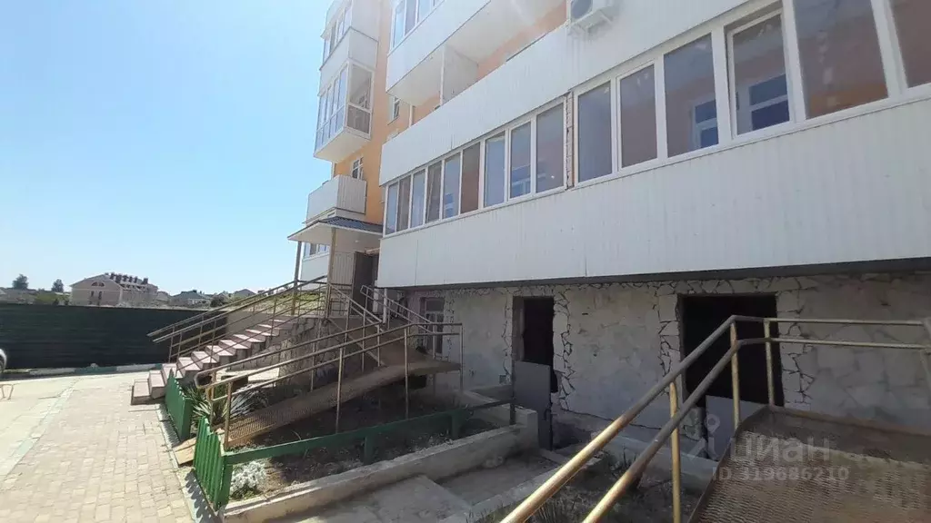 Помещение свободного назначения в Крым, Феодосия ул. Габрусева, 13Б ... - Фото 1