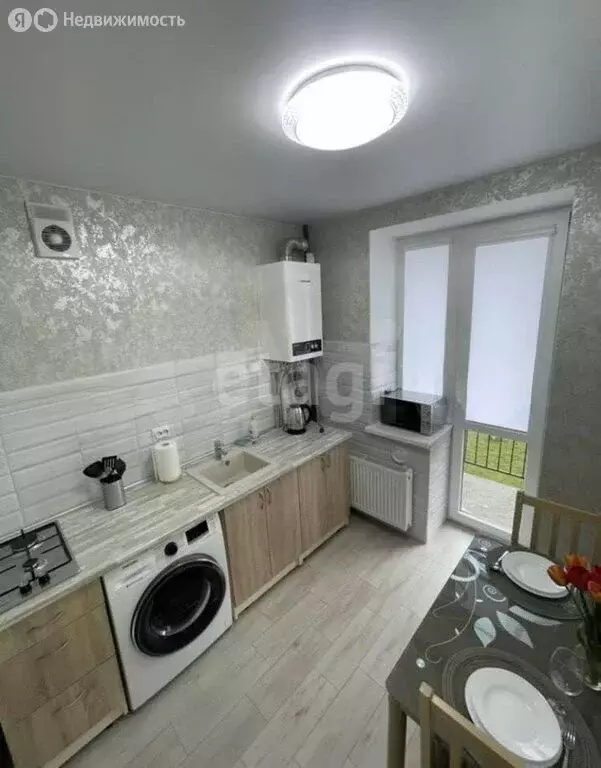 1-комнатная квартира: Калининград, улица Дзержинского, 165 (31 м) - Фото 1