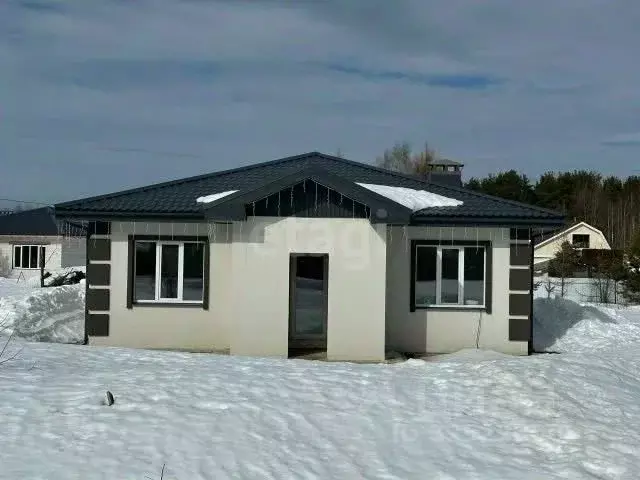 Дом в Кировская область, Слободской район, Шиховское с/пос, д. ... - Фото 1