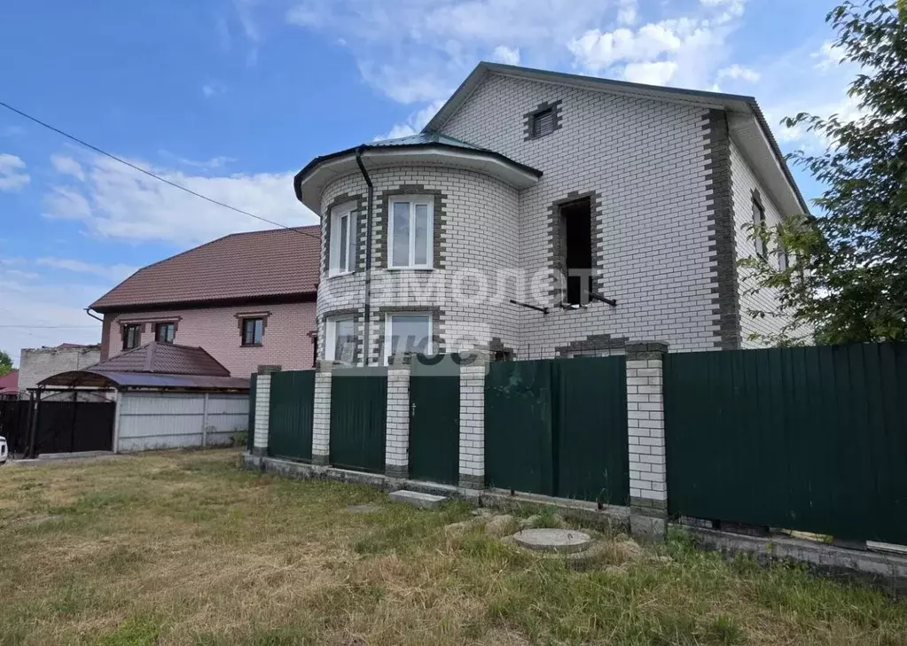 Дом в Алтайский край, Барнаул ул. Панкратова, 93 (300 м) - Фото 1