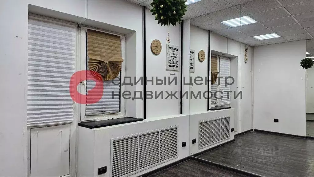 Офис в Тюменская область, Тюмень ул. 50 лет Октября, 62а (93 м) - Фото 1