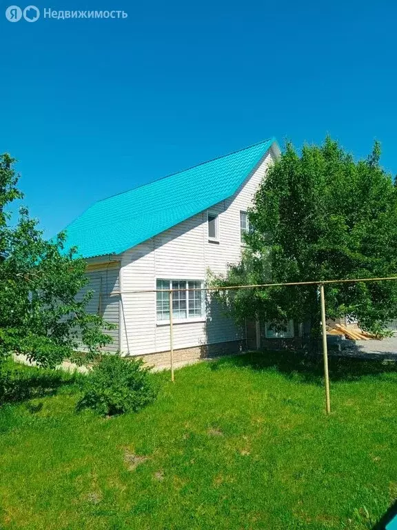 Дом в посёлок Первомайский, улица имени Ильи Вокина (279 м) - Фото 2