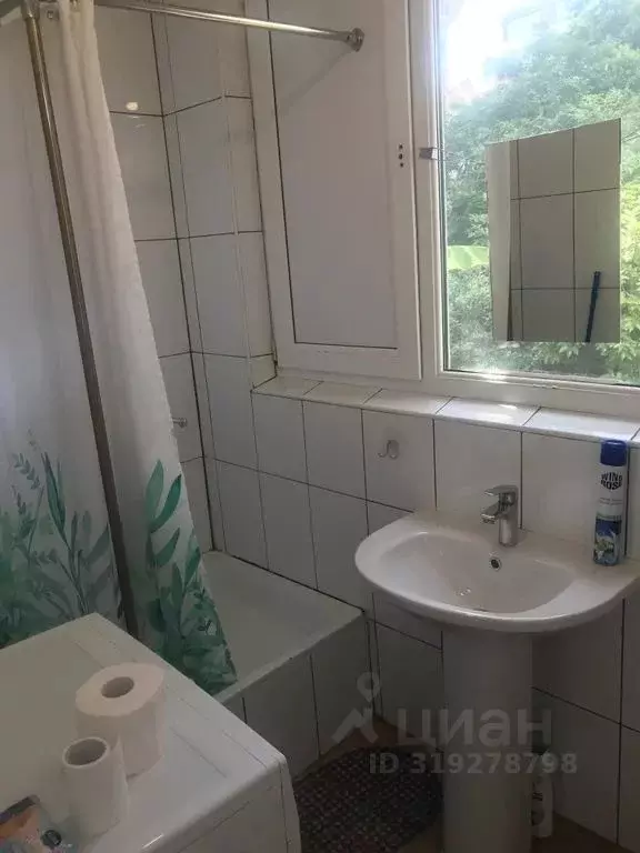 Комната Краснодарский край, Сочи Светлана мкр, ул. Грибоедова, 3 - Фото 1