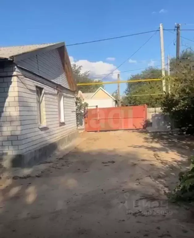 Дом в Калмыкия, с. Малые Дербеты ул. 30 лет Победы, 6 (100 м) - Фото 2