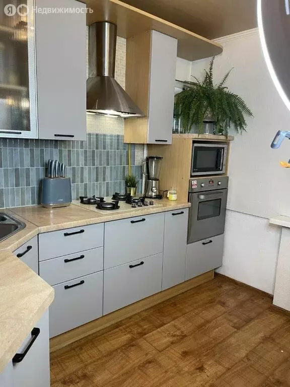 3-комнатная квартира: Новый Уренгой, район Северная Жилая Часть, ... - Фото 2