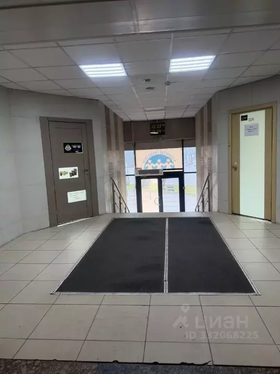 Помещение свободного назначения в Мурманская область, Мурманск просп. ... - Фото 2