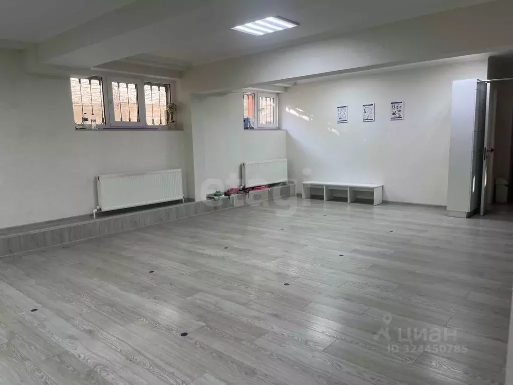 Помещение свободного назначения в Крым, Алушта ул. Красноармейская (57 ... - Фото 1