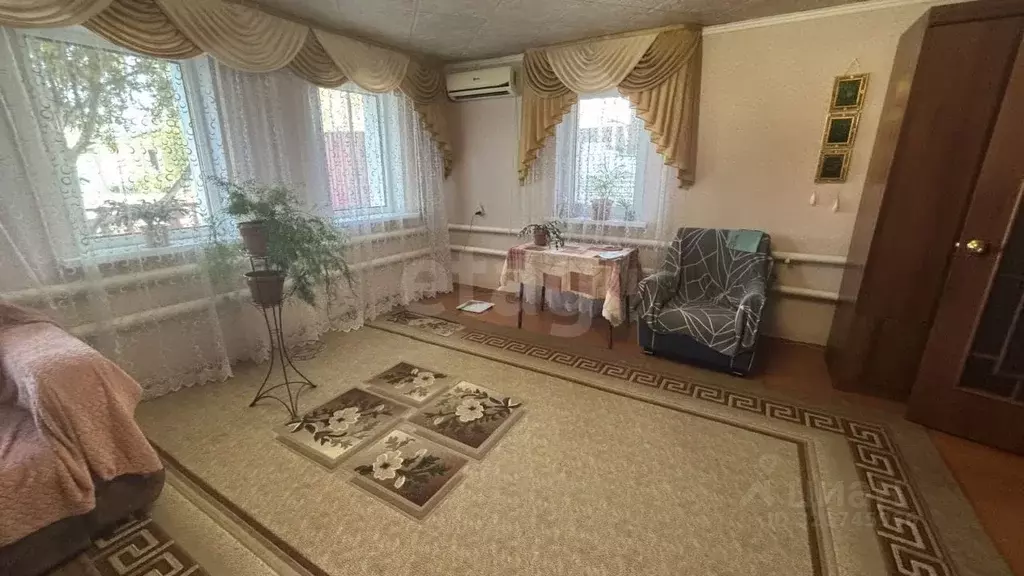 Дом в Оренбургская область, Соль-Илецк Просвещенская ул., 28 (92 м) - Фото 1