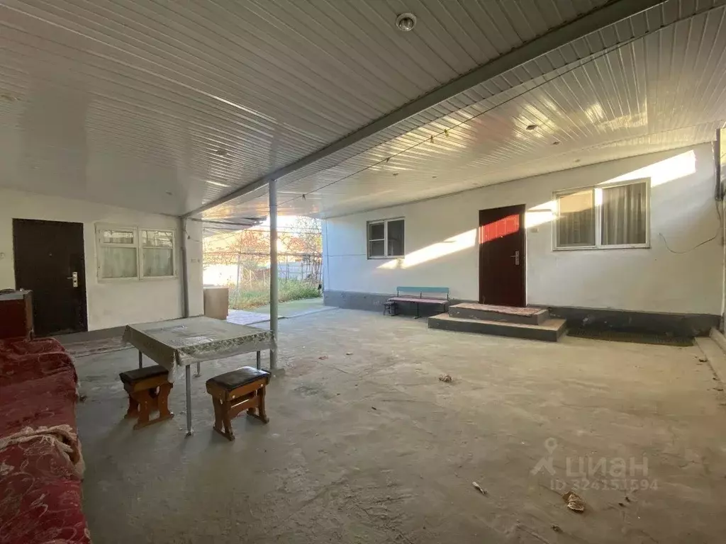 Дом в Кабардино-Балкария, Нальчик ул. А.А. Кадырова, 52 (100 м) - Фото 1