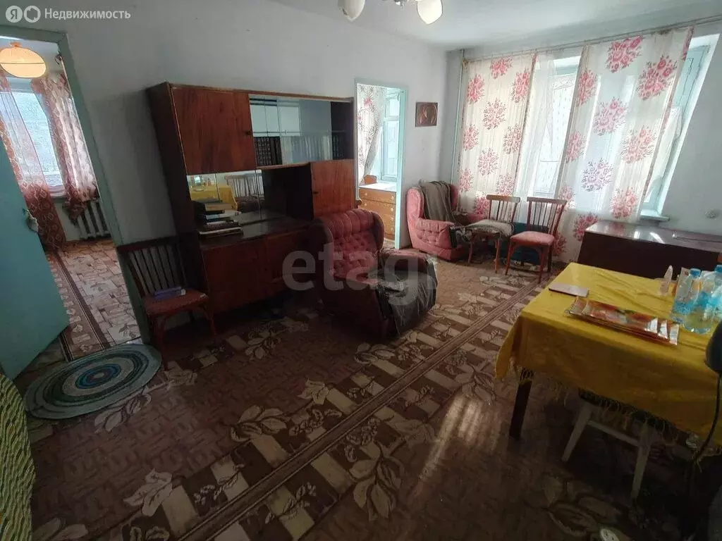 4-комнатная квартира: Шадринск, улица Розы Люксембург, 21 (63.2 м) - Фото 1