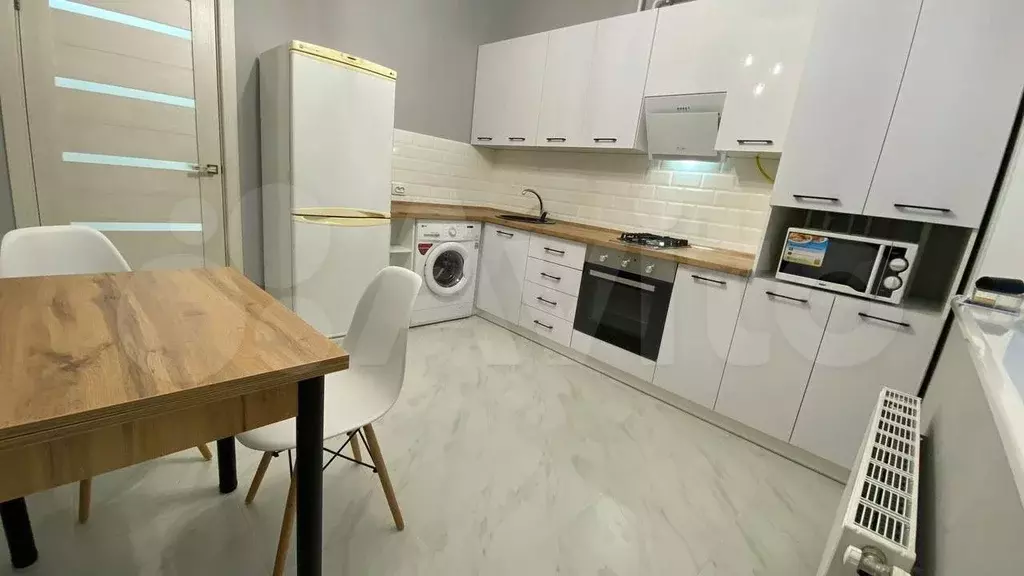 1-к. квартира, 38 м, 8/9 эт. - Фото 0