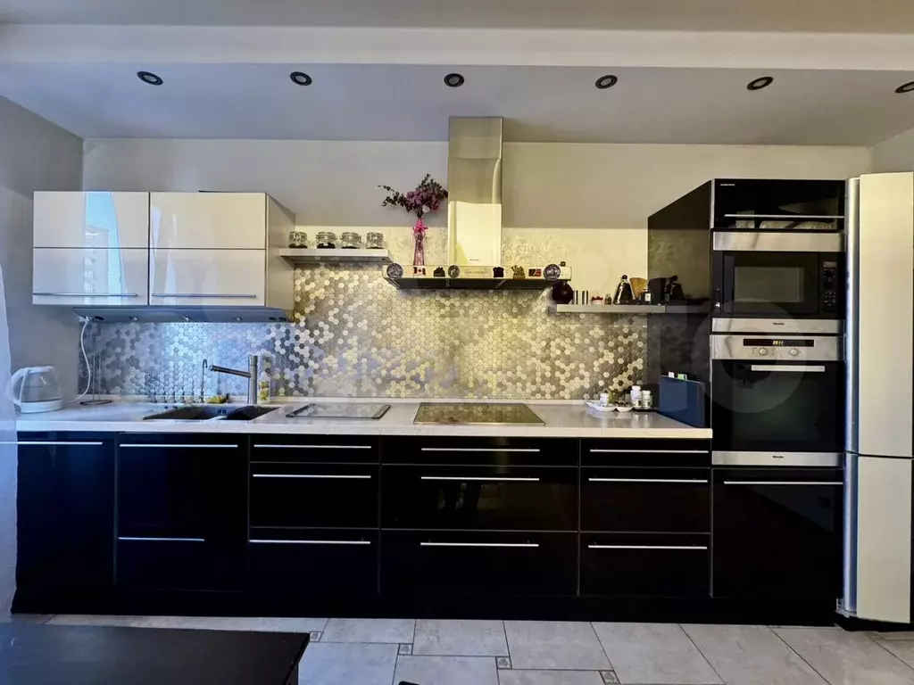2-к. квартира, 80 м, 10/18 эт. - Фото 0